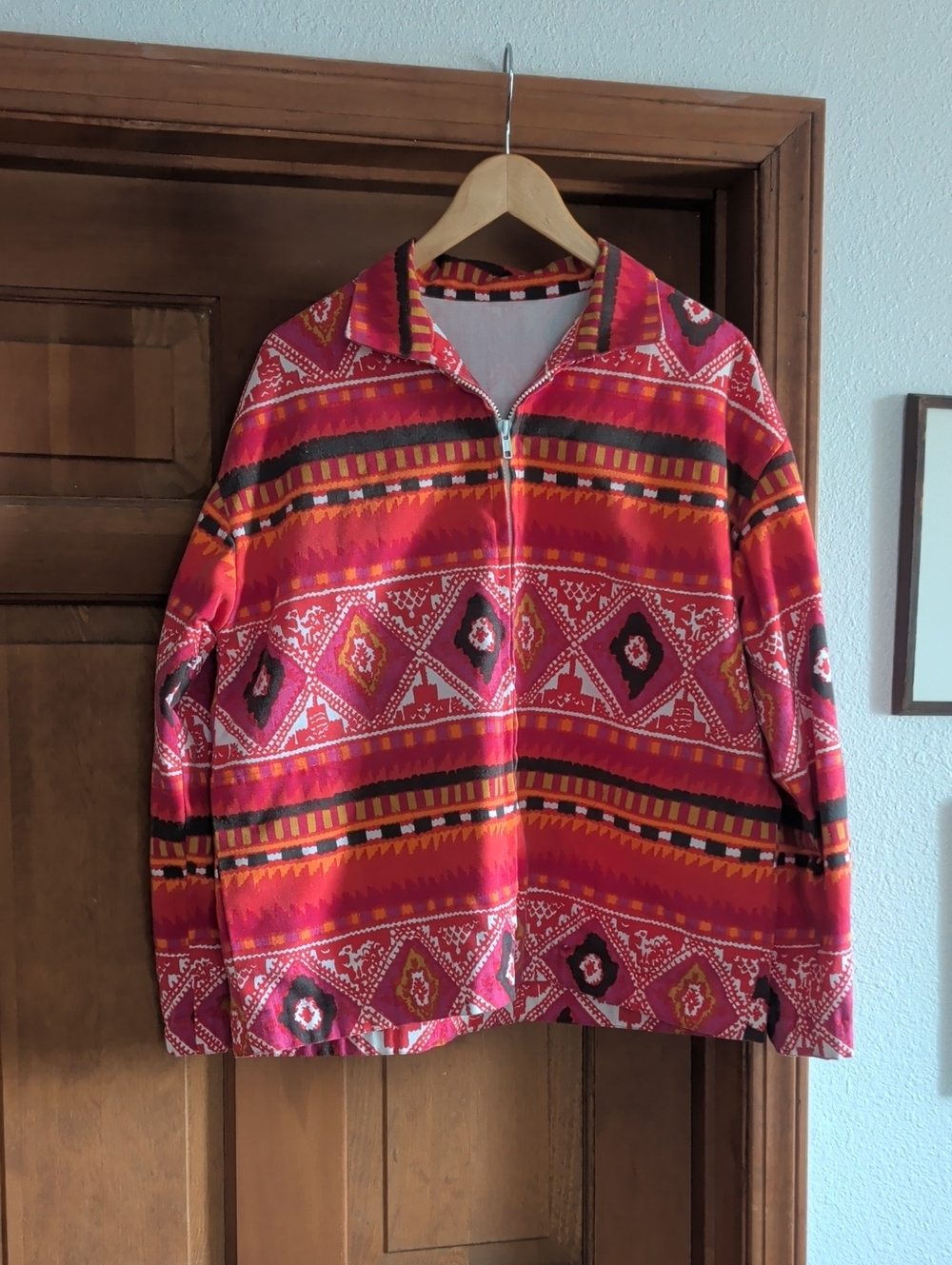 VINTAGE Bold Aztec Zip-Front Jacket in Red & Pink